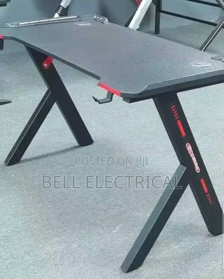 Custom Yz Shaped Leg Gaming Computer