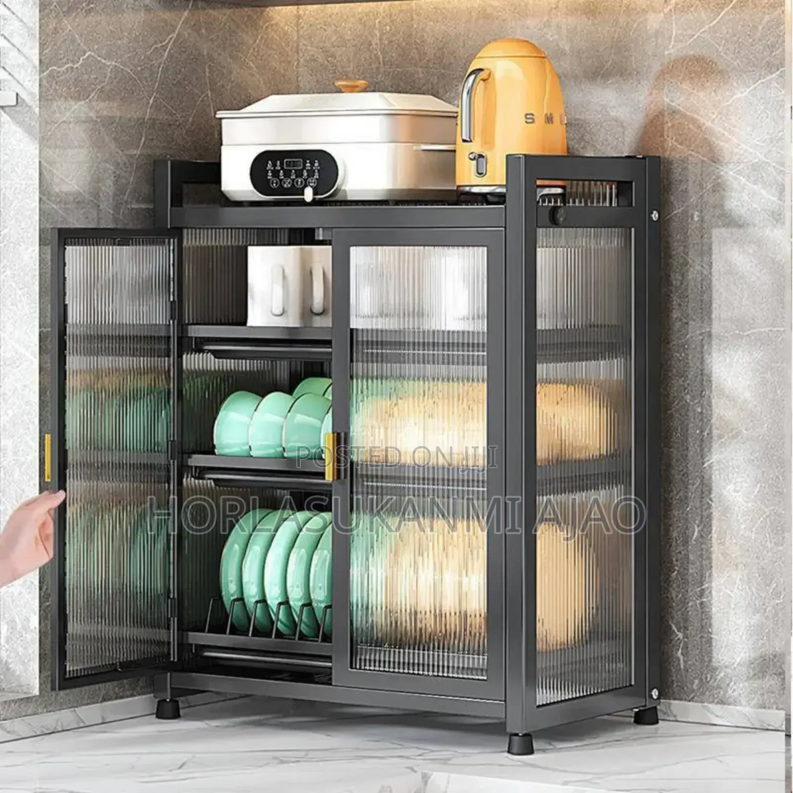 Covered Plate Rack