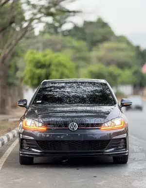 Photo - Volkswagen Golf GTI 2.0T SE 2018 Gray