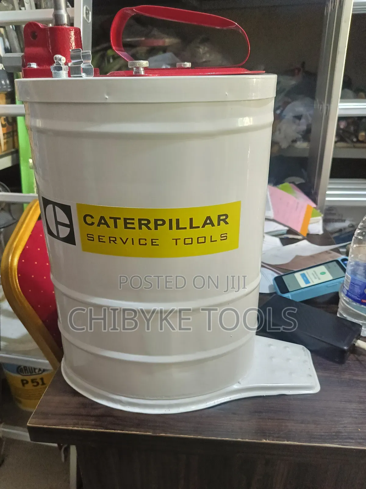 Caterpillar Grease Bucket Pump
