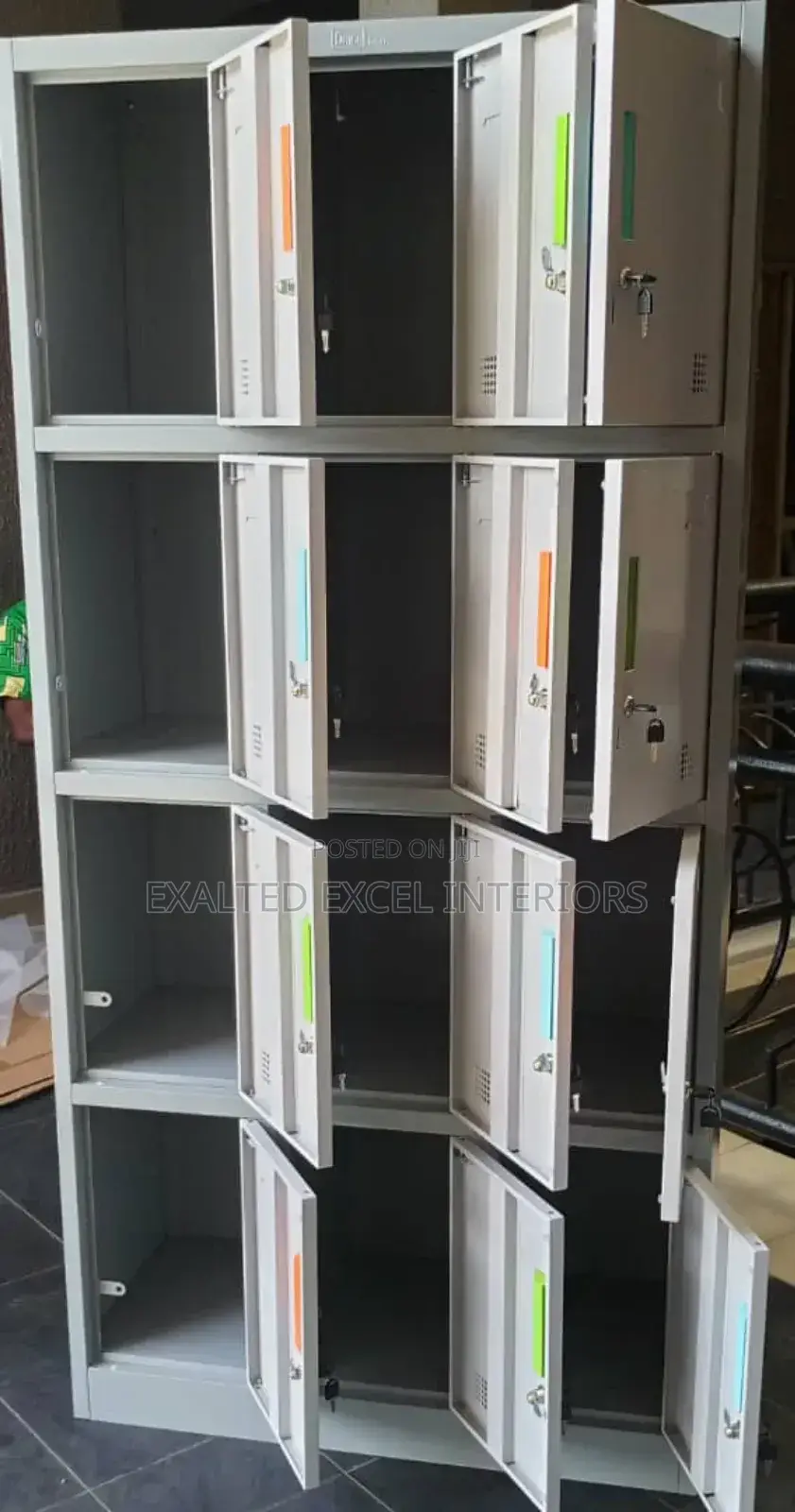 12 Door Workers Locker
