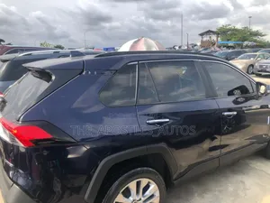 Toyota RAV4 Limited FWD 2020 Blue