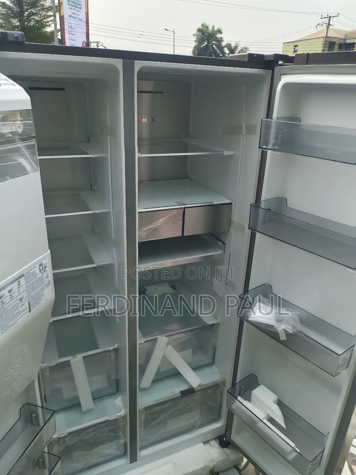 Hisense Side by Side Refrigerator Rc82ws