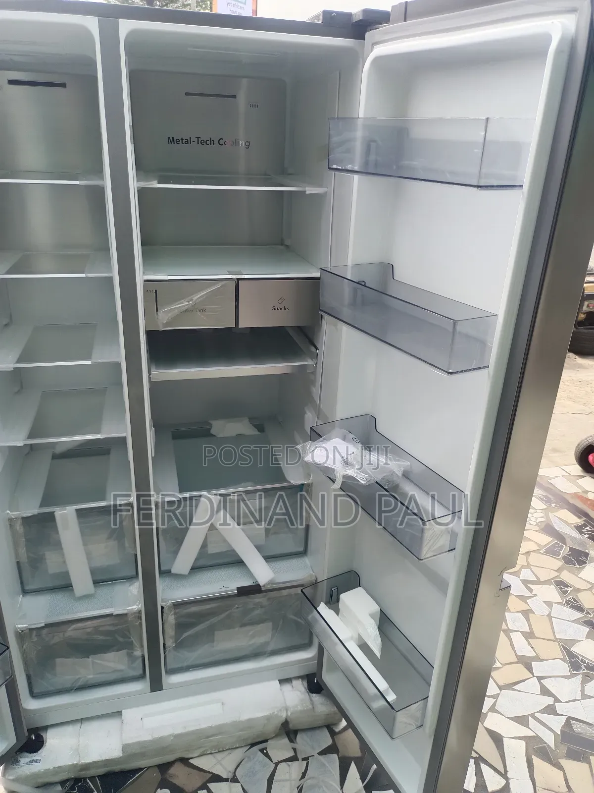 Hisense Side by Side Refrigerator Rc82ws