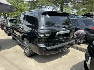 Toyota Sequoia 2016 Black