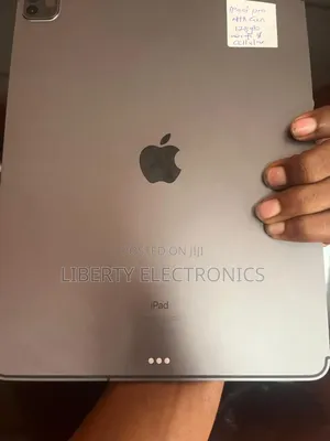 Apple iPad Pro 12.9 (2020) 128 GB Gray