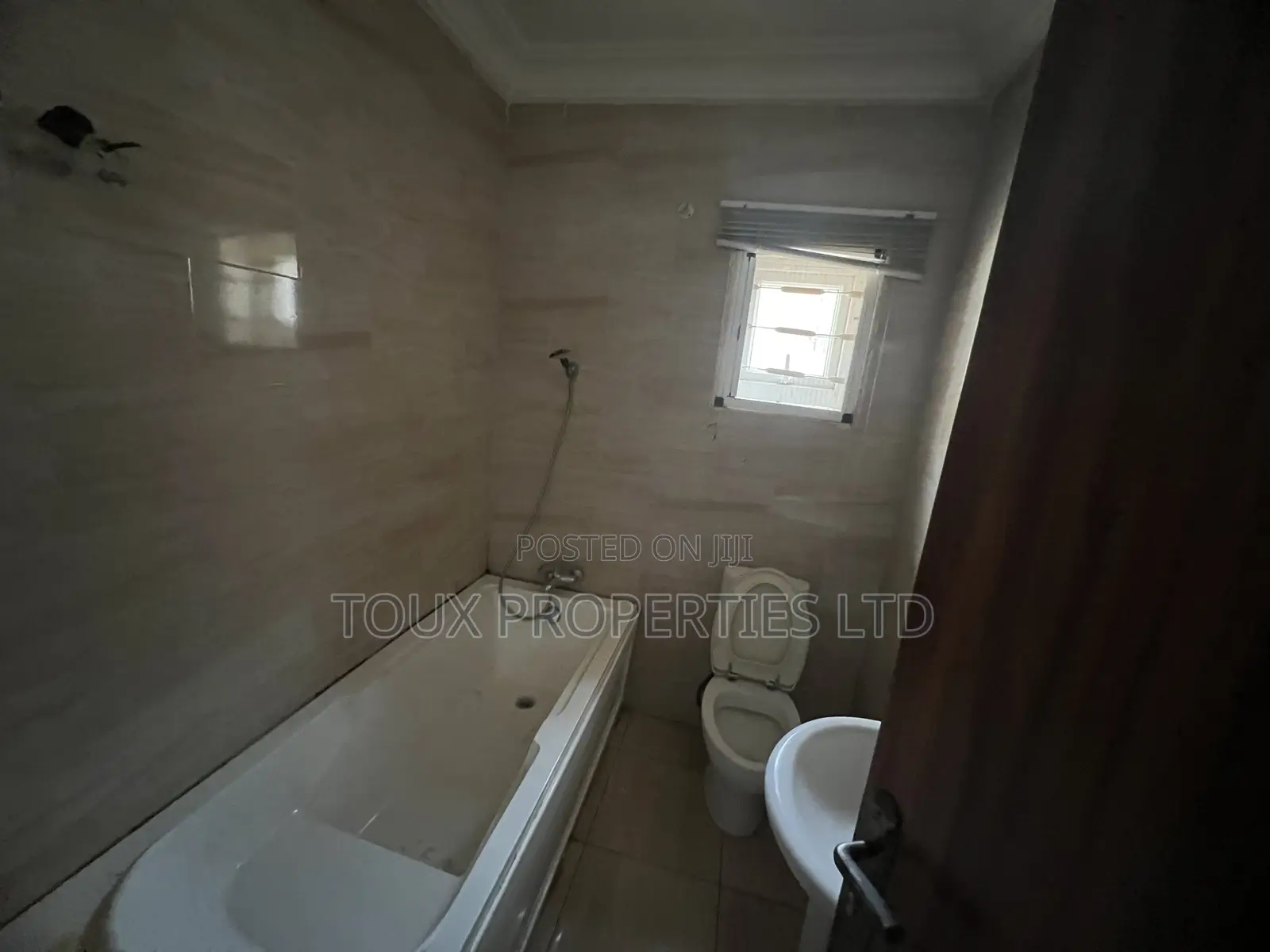 5bdrm Duplex in Apo Resettlement for rent