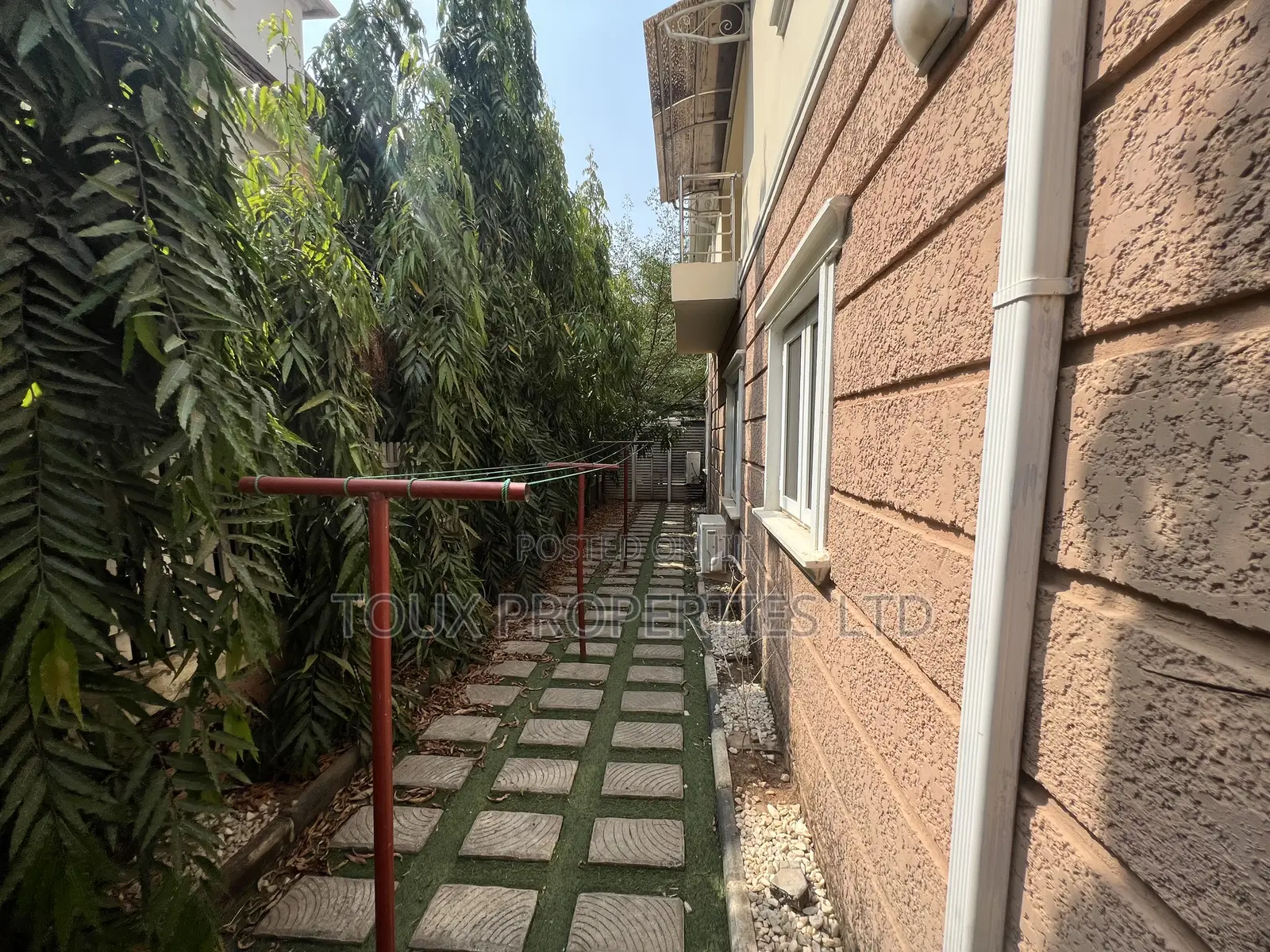 5bdrm Duplex in Apo Resettlement for rent