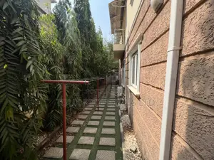 5bdrm Duplex in Apo Resettlement for rent
