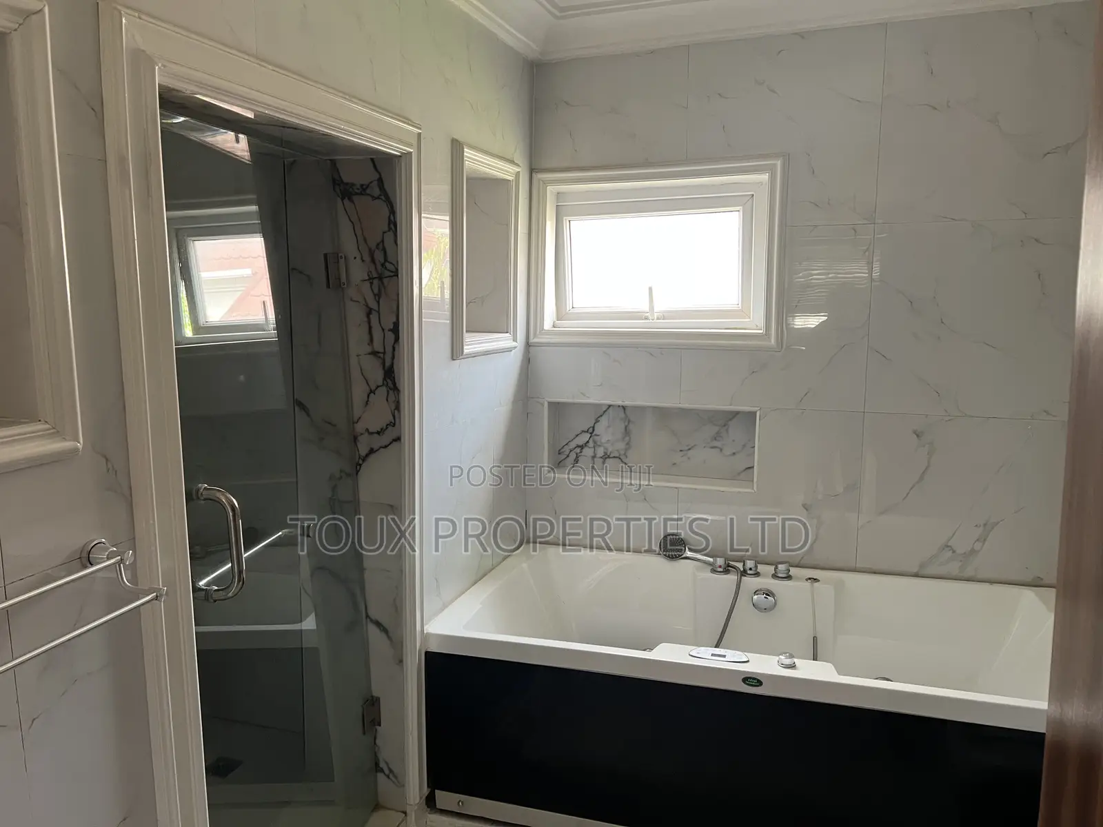 5bdrm Duplex in Apo Resettlement for rent