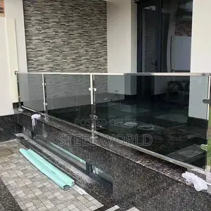 10m Glass With Square Pipe