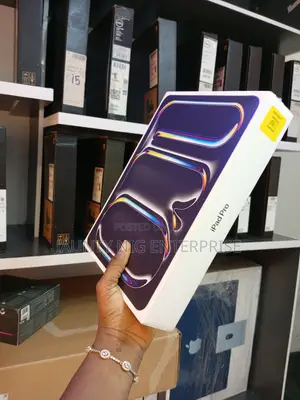 New Apple iPad Pro 13 (2024) 256 GB Black