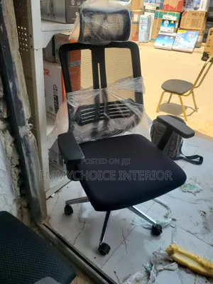 Executive Office Chair With Headrest