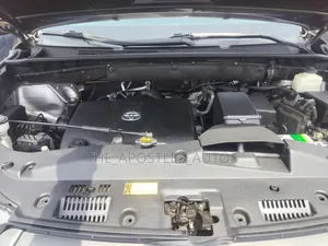 Toyota Highlander XLE 4x4 V6 (3.5L 6cyl 8A) 2018 Gray