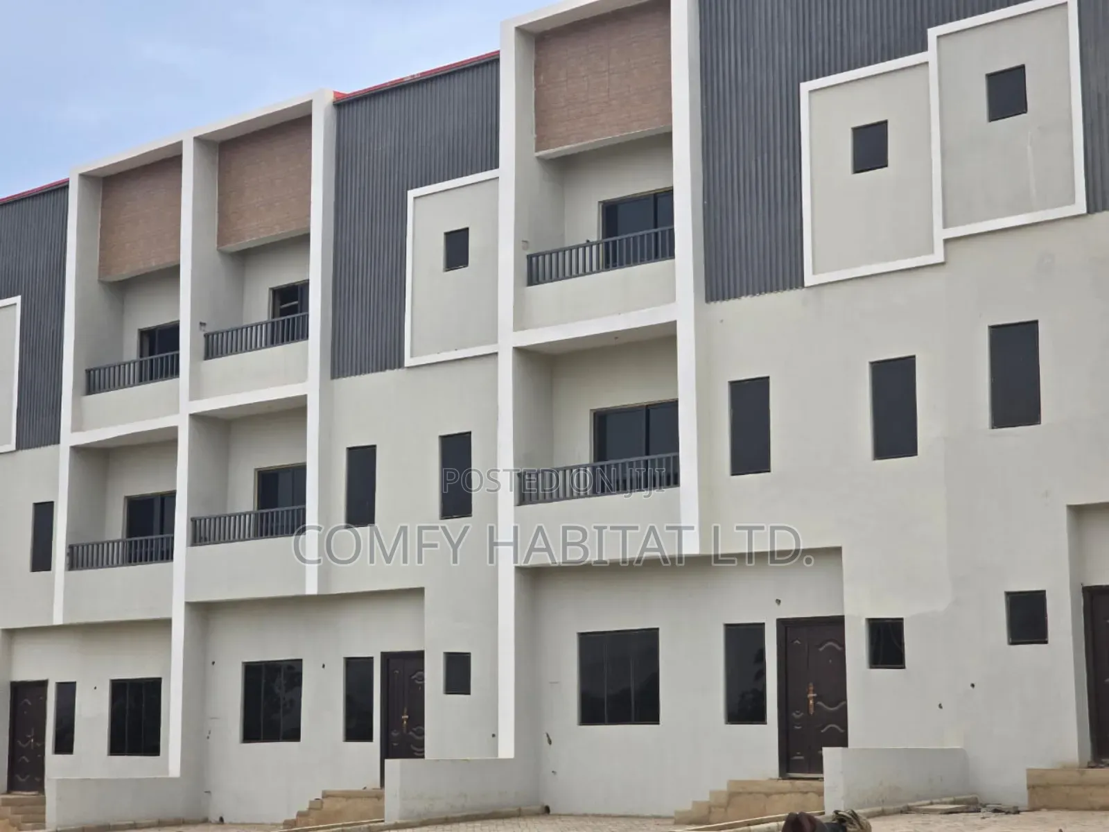 4bdrm Townhouse/Terrace In Dakwo District For Sale