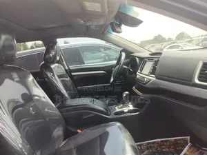 Toyota Highlander SE 2019 Black