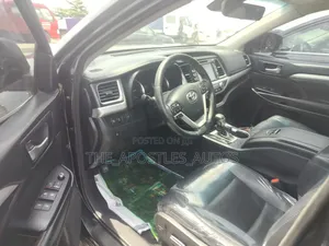 Toyota Highlander SE 2019 Black