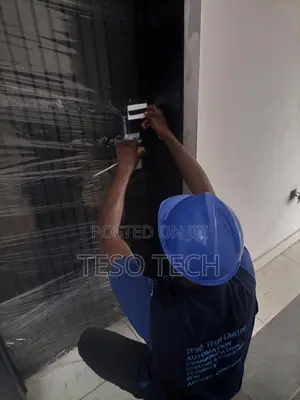 Experts in Card Locks Installation