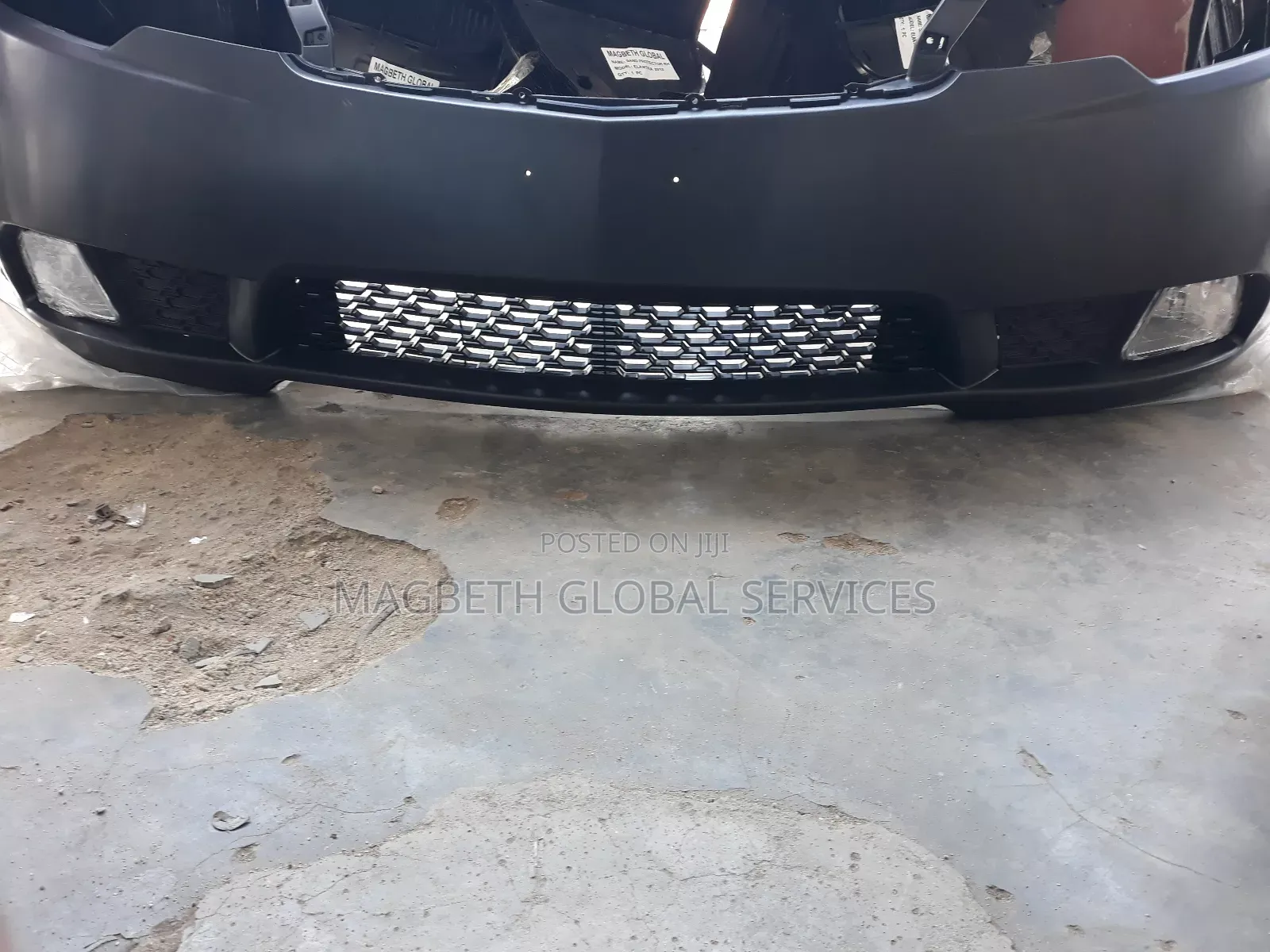 Complete Front Bumper Kia Cerato 2009.