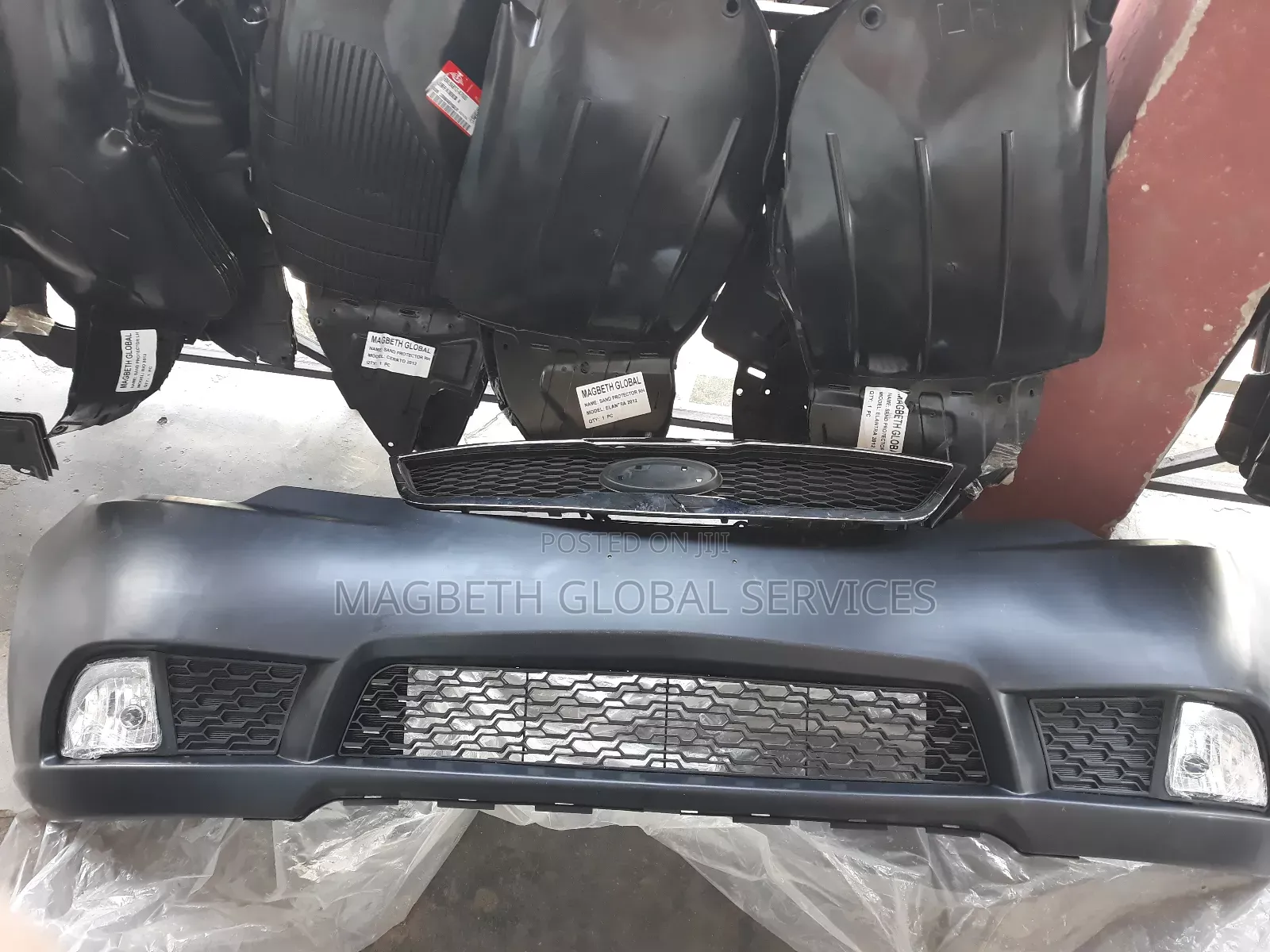 Complete Front Bumper Kia Cerato 2009.