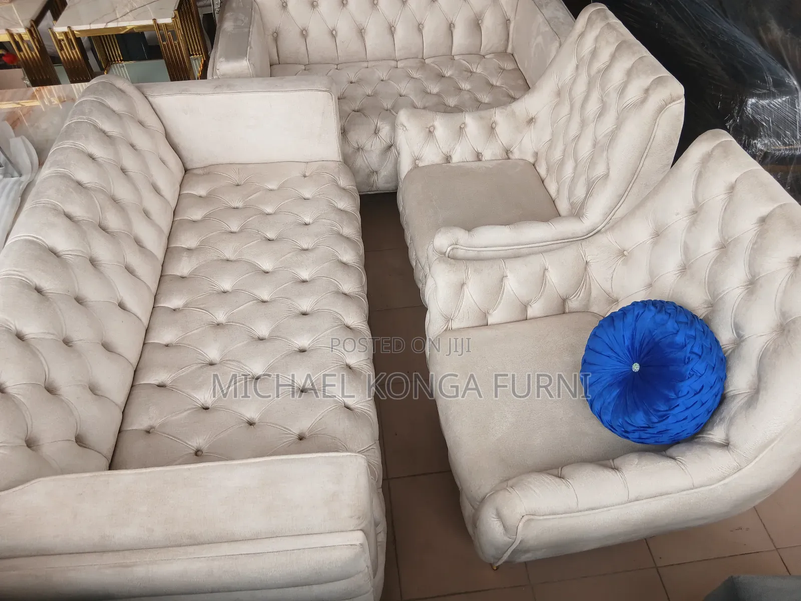 Luxurious 7seaters Sofa
