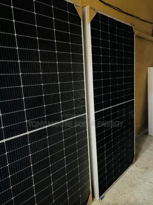 555w Jinko Solar Panel