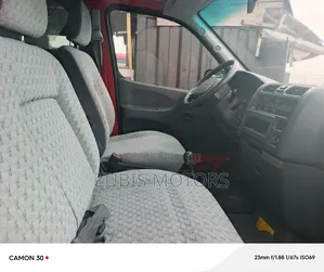 Toyota HiAce 2004 Red
