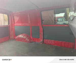 Toyota HiAce 2004 Red