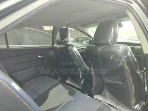 Toyota Corolla SE (1.8L 4cyl 2A) 2019 Blue