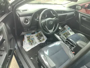 Toyota Corolla SE (1.8L 4cyl 2A) 2019 Blue