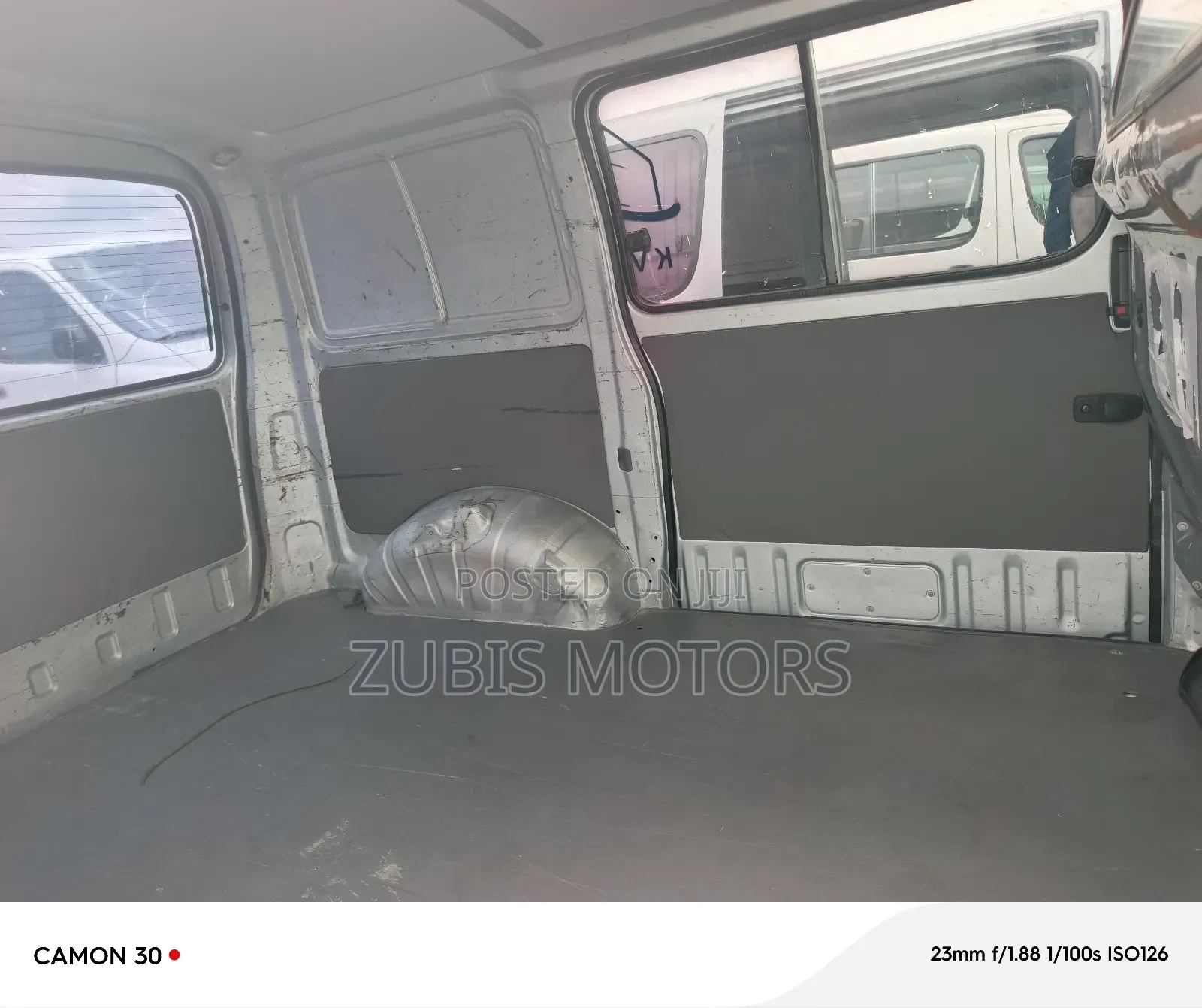 Toyota HiAce 2004 Silver