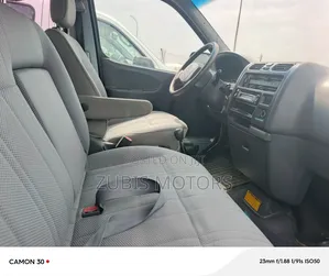 Toyota HiAce 2004 Green
