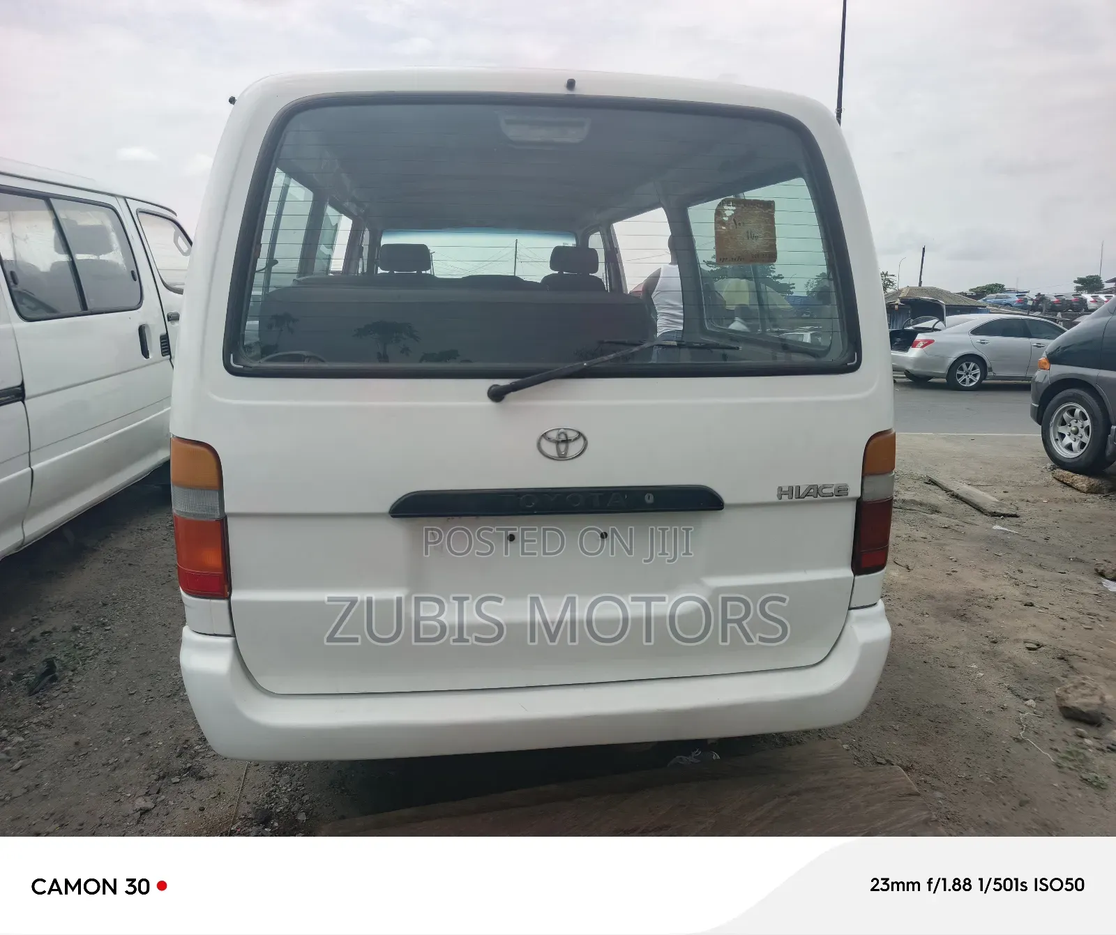 Toyota HiAce 2000 White