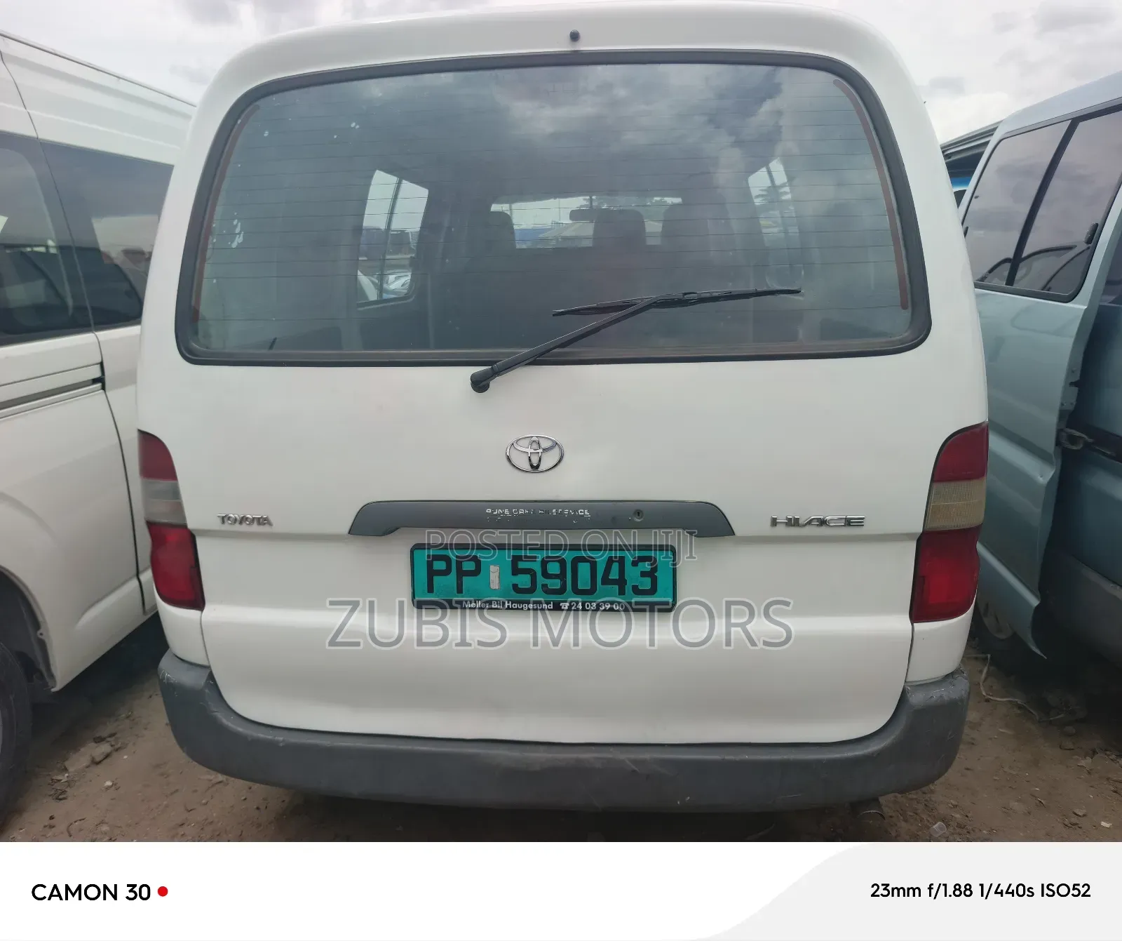 Toyota HiAce 2004 White