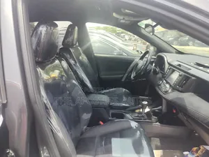 Toyota RAV4 SE AWD (2.5L 4cyl 6A) 2017 Gray