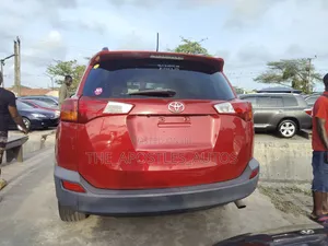 Toyota RAV4 2014 Red