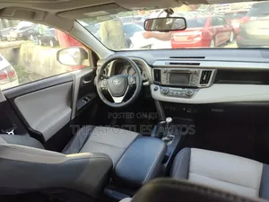 Toyota RAV4 2014 Red