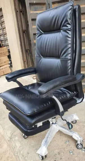 Executive Standard Office Swivel Chair