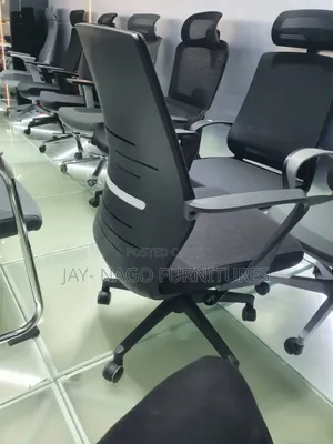 Newly Designed Highly Quality Swivel Office Chair