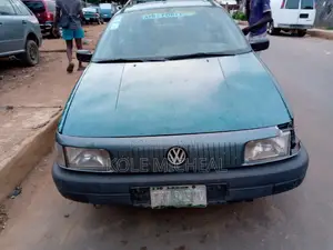 Photo - Volkswagen Passat 1999 Green