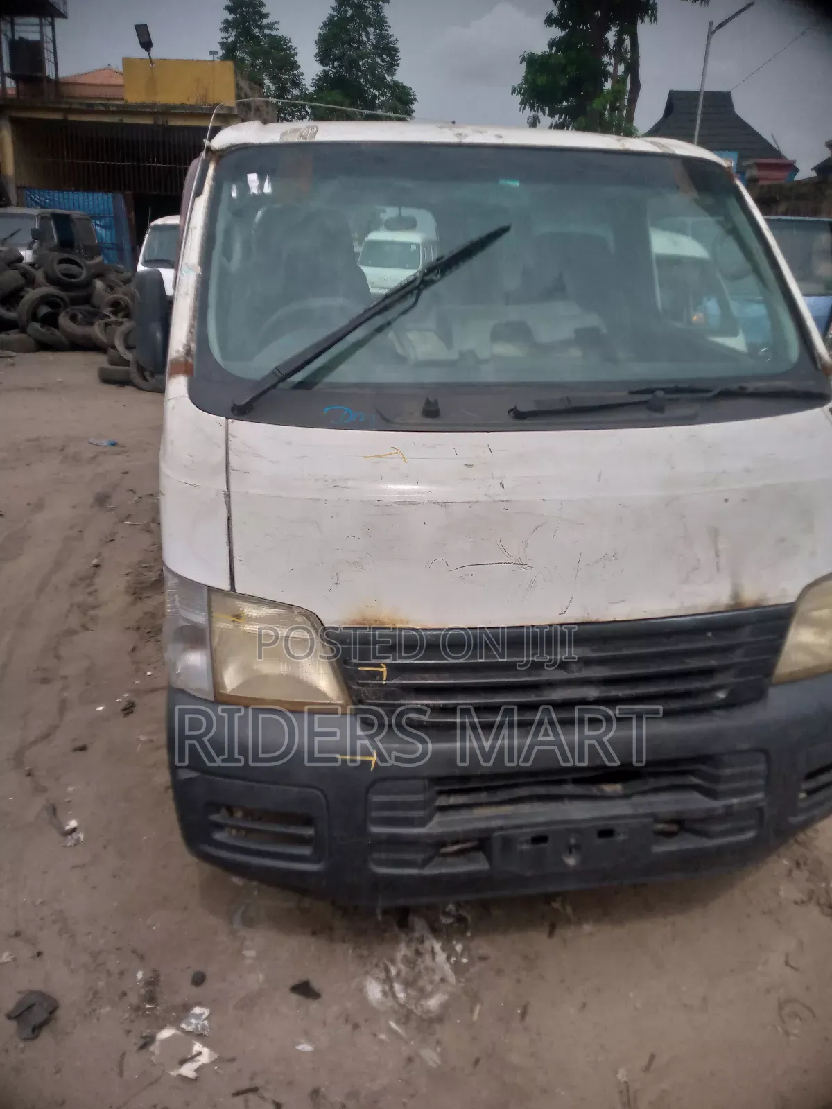Nissan Caravan (Urvan) 2021 White