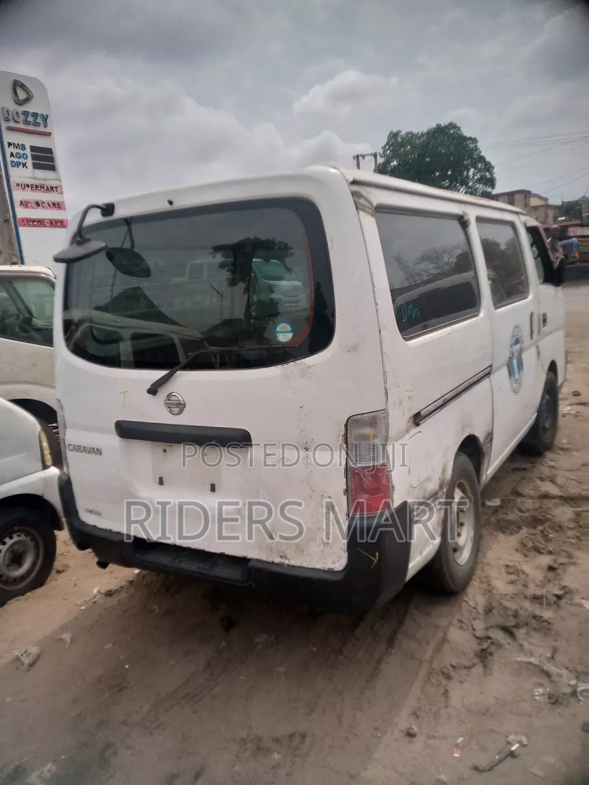 Nissan Caravan (Urvan) 2021 White