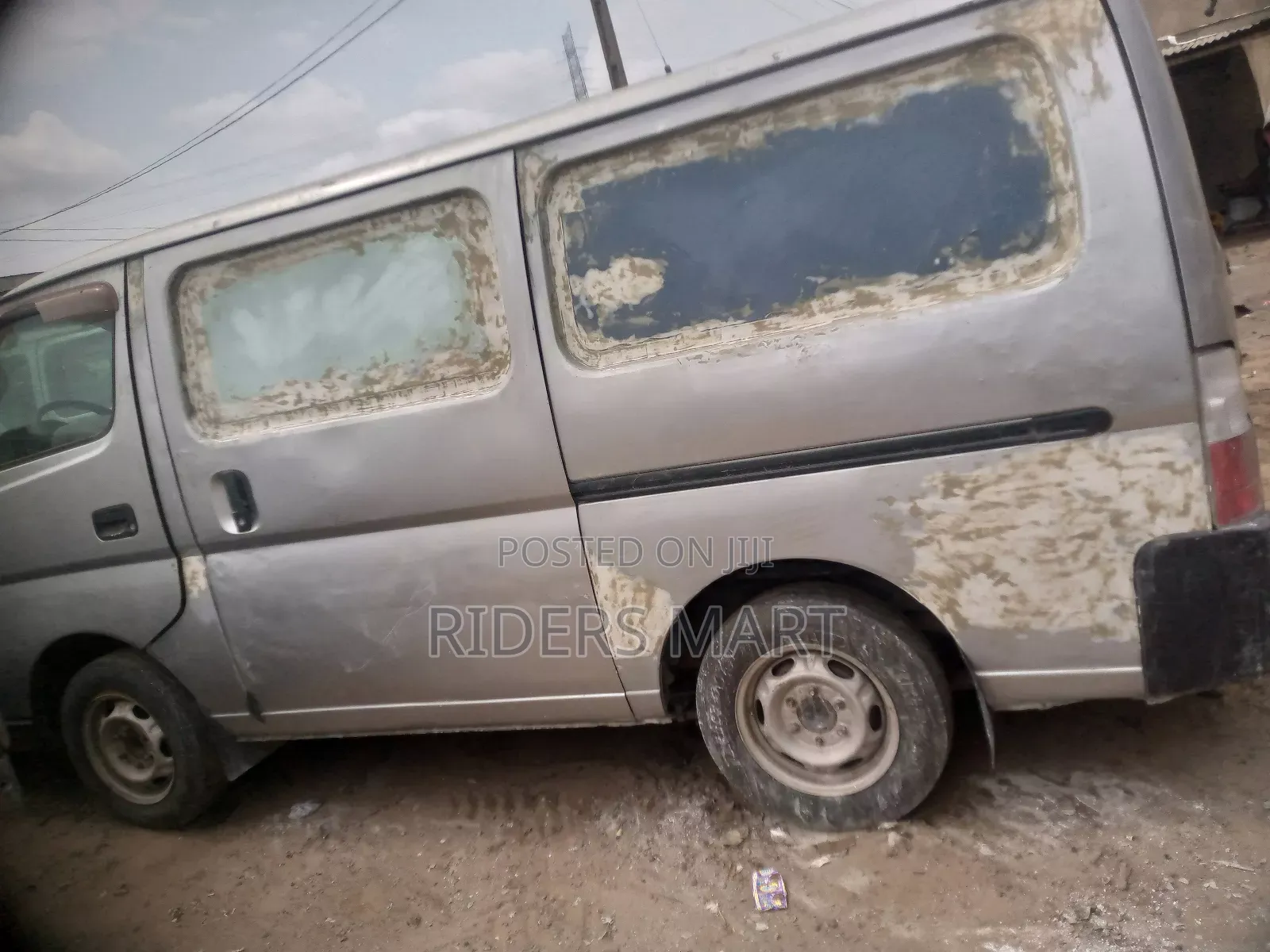 Nissan Caravan (Urvan) 2021 White