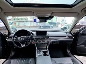 Honda Accord EX-L (2.0L 4cyl Turbo 10A) 2019 Black