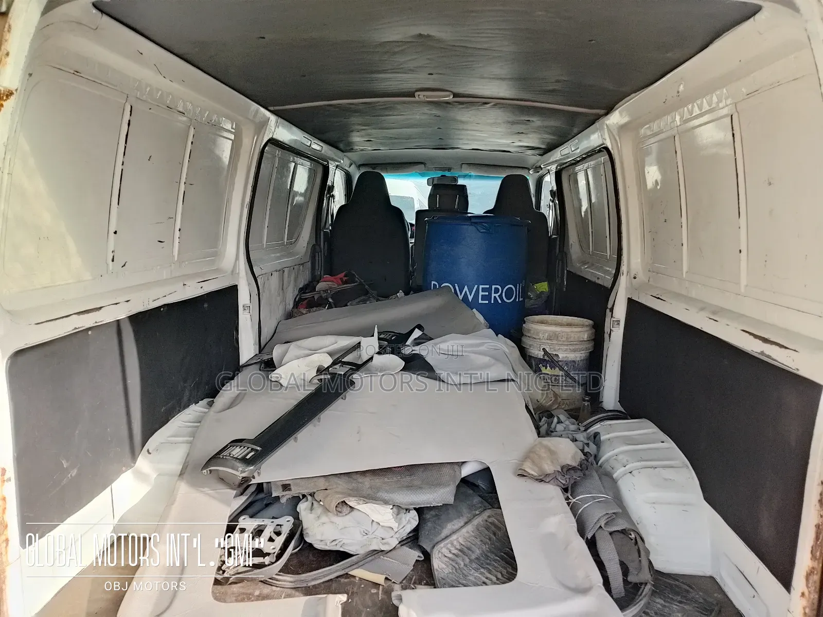 Toyota HiAce 2012 White