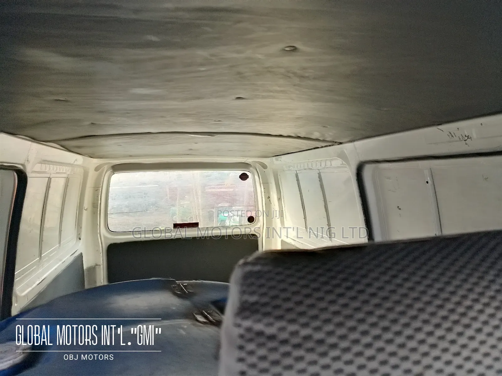 Toyota HiAce 2012 White