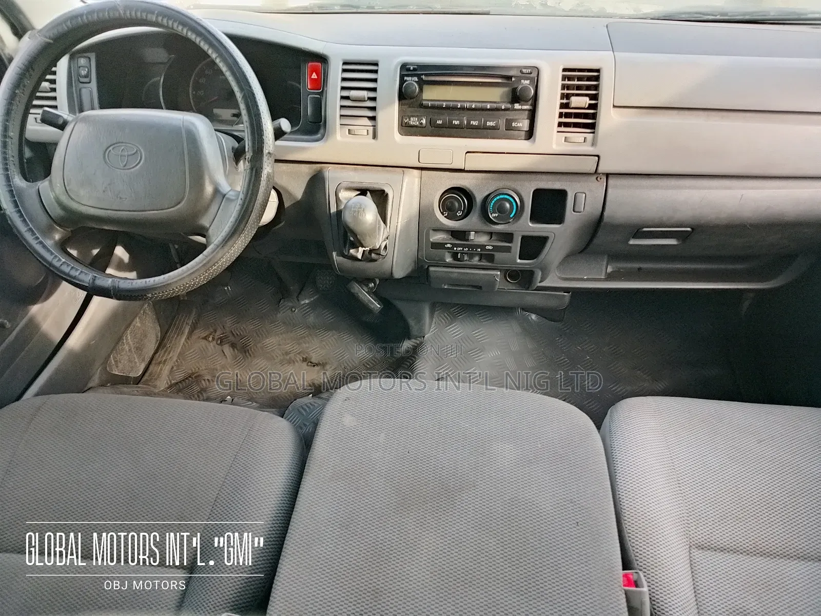 Toyota HiAce 2012 White