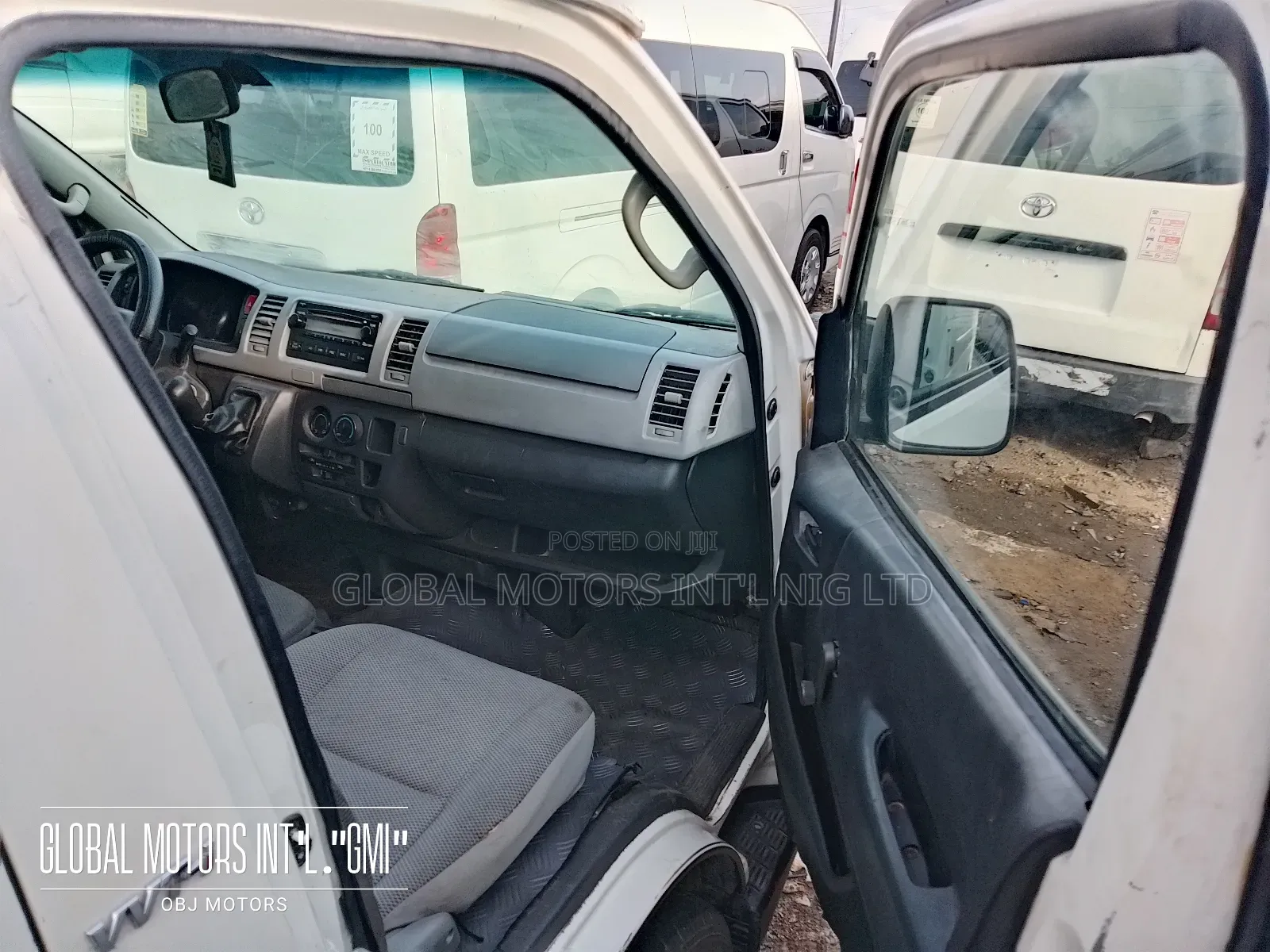 Toyota HiAce 2012 White