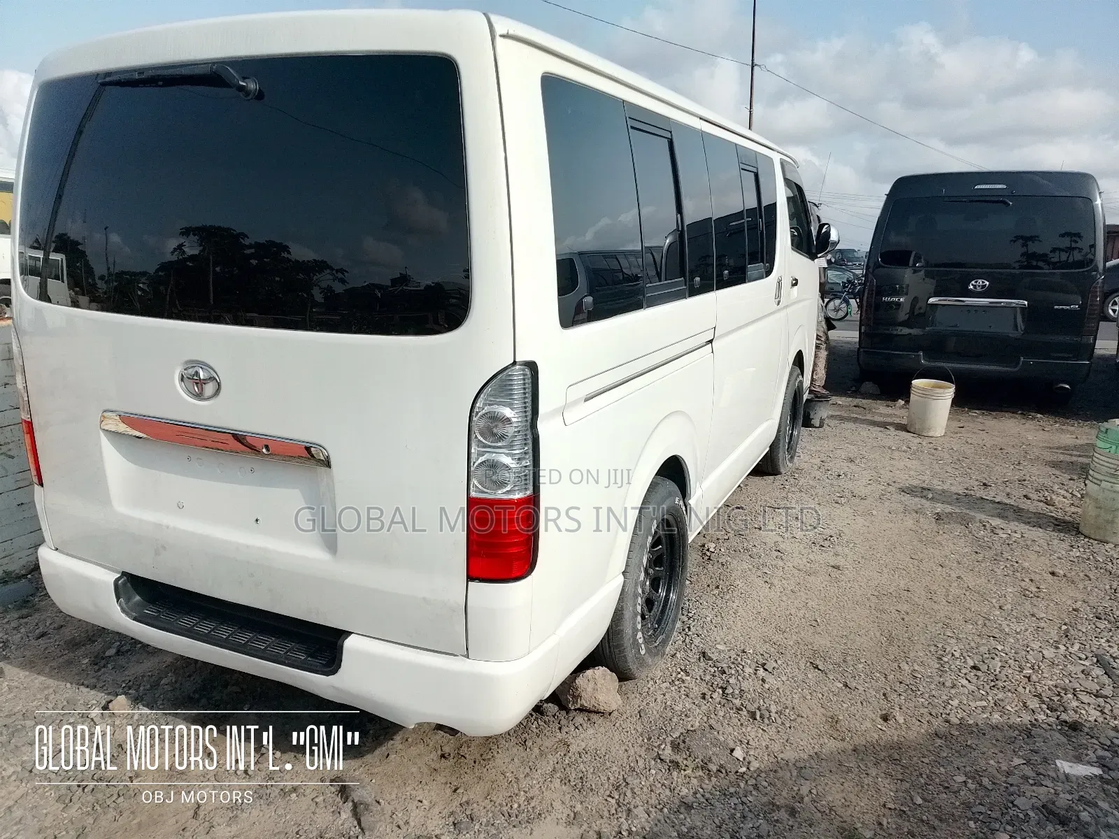 Toyota HiAce 2015 White