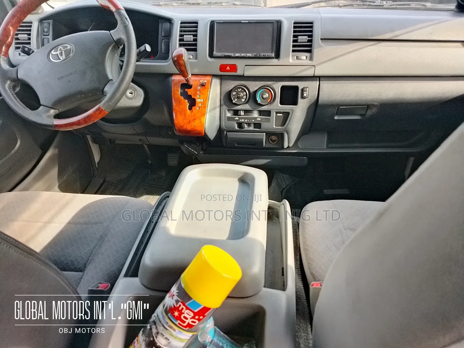 Toyota HiAce 2015 White